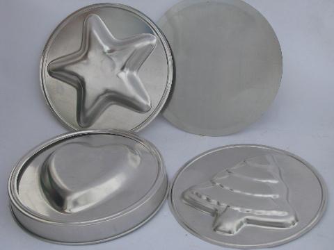 photo of never used vintage holiday cake pan, round 9'' w/ changeable designs on top #1