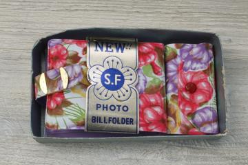 catalog photo of new in box vintage Hong Kong groovy floral plastic key case & wallet w/ photo holder sleeve 