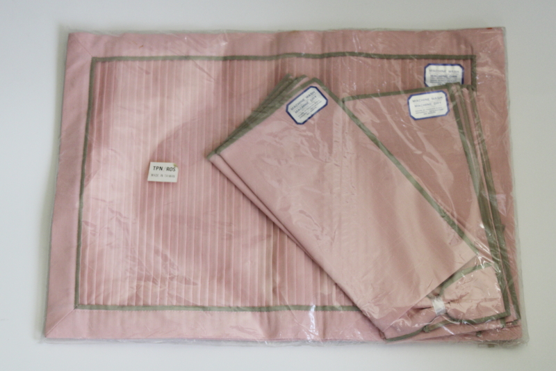 photo of new in package vintage tuxedo pleated placemats w/ napkins, linen weave soft pink w/ tan #1