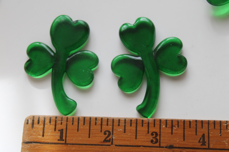 photo of new old stock 24 lampwork art glass shamrocks, emerald green glass clover table decorations #4