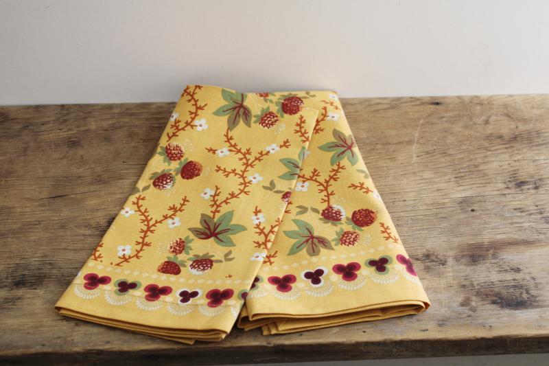 photo of new w/ tags Williams Sonoma cotton napkins, berry meadow print berries on mustard gold #4