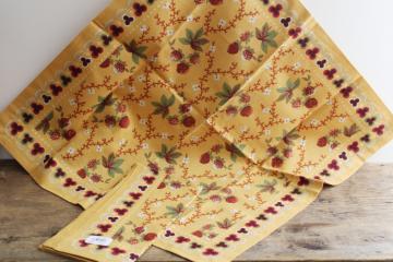 new w/ tags Williams Sonoma cotton napkins, berry meadow print berries on mustard gold