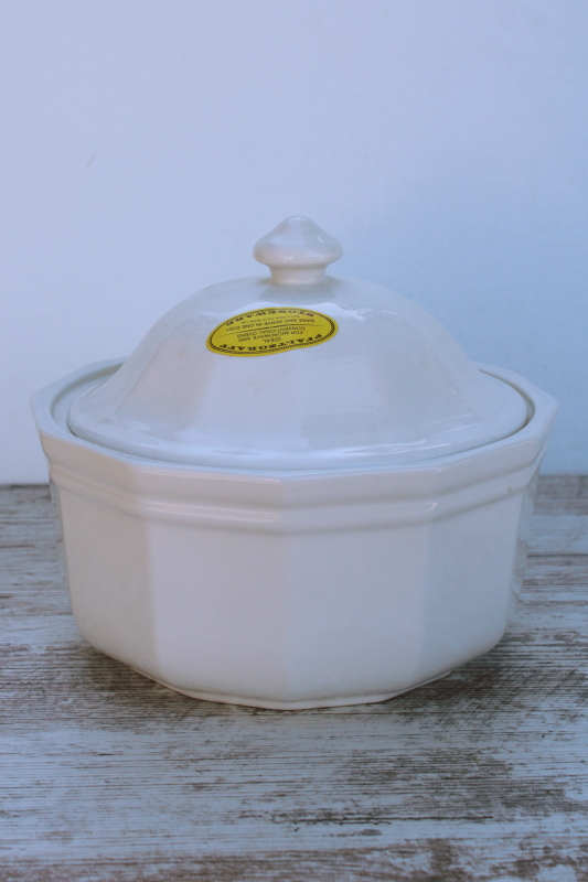 photo of new w/ label vintage 2 quart casserole w/ lid, Pfaltzgraff Heritage white stoneware  #1