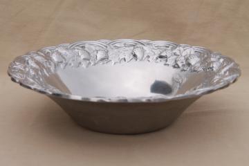 catalog photo of oak leaf & acorn RWP Wilton Armetale serving / salad bowl, vintage pewter