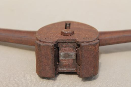 photo of old ACME crimping tool for steel strapping, pallet strapping or bundling crimping tool #4