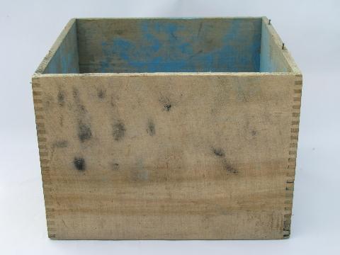 photo of old American Crayon advertising wood finger jointed box, vintage carpenter's chalk #4