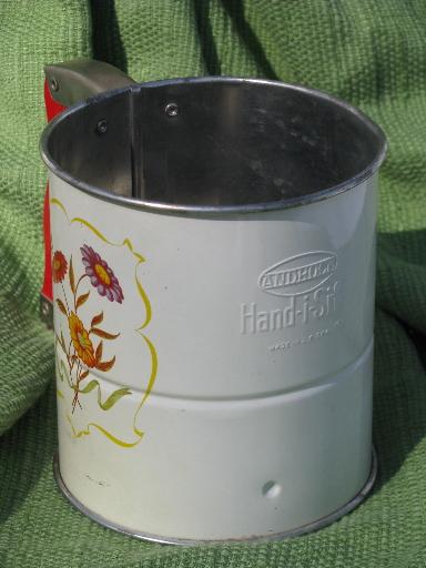 photo of old Androck Hand-i-Sift flour sifter, vintage kitchen window flower print #2