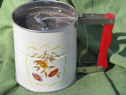 photo of old Androck Hand-i-Sift flour sifter, vintage kitchen window flower print #3