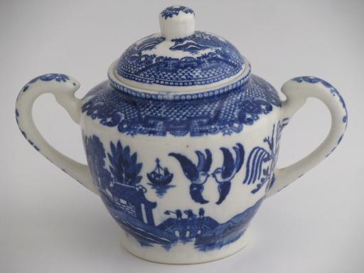 photo of old Blue Willow china cream pitcher and sugar bowl set, vintage Japan #3