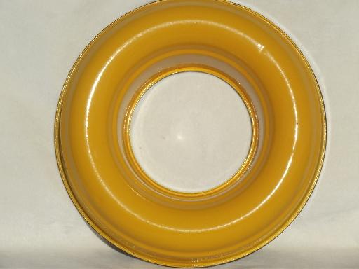 photo of old Cream City enamel ware ring pan, vintage yellow enamelware food mold #4