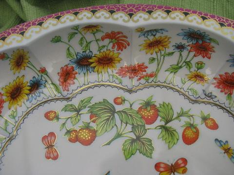 photo of old English tole bowls, strawberry floral chintz, vintage Daher ware #7