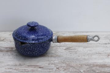 catalog photo of old John Wright LL Bean blue speckled enamel cast iron saucepan w/ lid, camp cooking pot