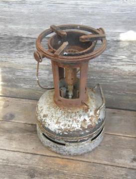 catalog photo of old LP or pressurized gas portable stove w/ heavy cast iron burner