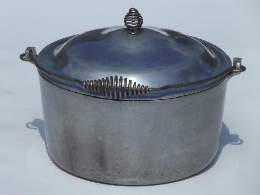 photo of old Majestic cast aluminum dutch oven w/ spun wire handles for wood stove #3