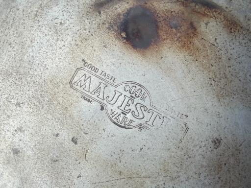 photo of old Majestic cast aluminum dutch oven w/ spun wire handles for wood stove #7