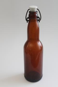 catalog photo of old Oshkosh Peoples Brewing amber glass beer bottle with wire bail porcelain top 