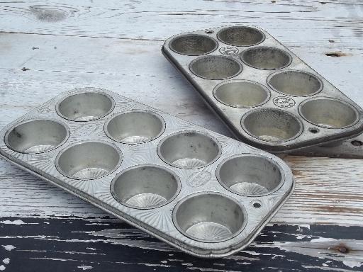 photo of old Ovenex /Ekco baking pans, cupcake / muffin cups for storage and sorting #1