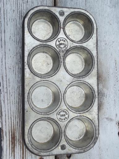 photo of old Ovenex /Ekco baking pans, cupcake / muffin cups for storage and sorting #4