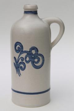 catalog photo of old Pfalzgraff Yorktowne wine decanter bottle, large jug blue & white stoneware pottery