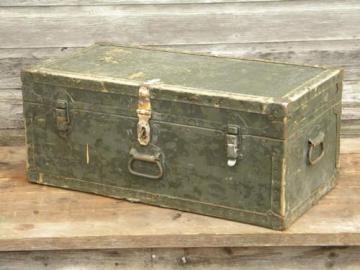 catalog photo of old WWII vintage olive drab US Army foot locker trunk or chest