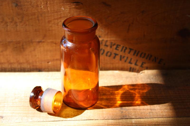 photo of old amber brown glass medicine bottle w/ glass stopper, drugstore pharmacy apothecary bottle #2