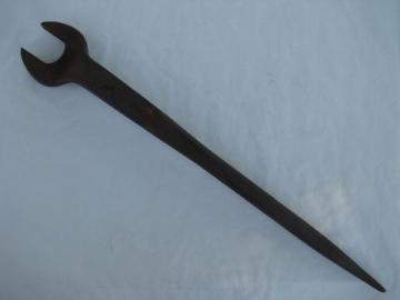 catalog photo of old antique Billings 1-7/16'' spud wrench, steam railroad locomotive vintage