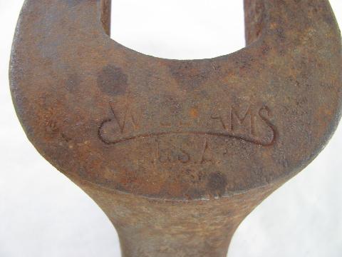 photo of old antique Williams 1-7/16'' spud wrench, 1909 SuperRench #2