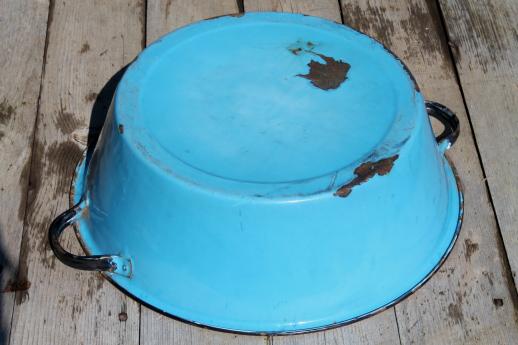 photo of old antique blue & white enamelware dish pan, wash tub or primitive sink basin #4