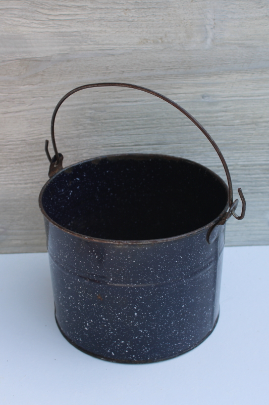 photo of old antique enamel ware lunch pail, small metal bucket vintage graniteware #1