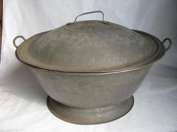 catalog photo of old antique farm kitchen primitive, vintage dough riser bowl w/ cover