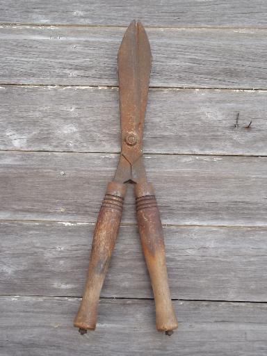 photo of old antique garden shears, vintage  hand hedge clippers loppers #3
