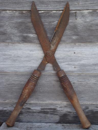 photo of old antique garden shears, vintage  hand hedge clippers loppers #4