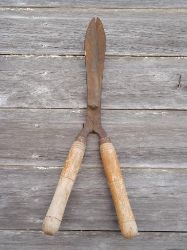 photo of old antique garden shears, vintage  hand hedge clippers loppers #5