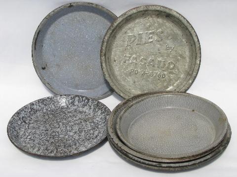 photo of old antique speckled enamelware pie plates, vintage graniteware pans lot #1