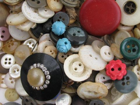 photo of old antique tin full of buttons, vintage sewing button lot, mother of pearl #4