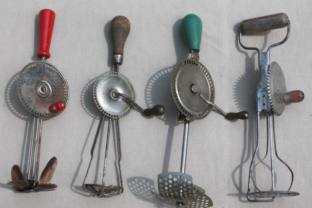 photo of old, antique, vintage eggbeaters, hand-crank rotary egg beater collection #1