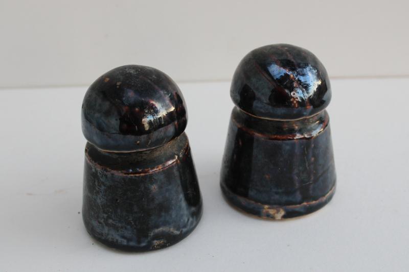 photo of old brown glazed ceramic insulators, rustic vintage primitive spools junk style #1