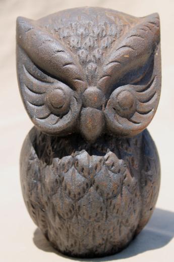 photo of old cast iron owl bank, large heavy iron owl big enough for garden ornament or doorstop #2