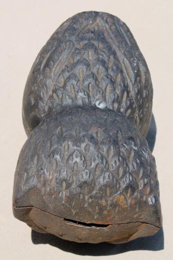 photo of old cast iron owl bank, large heavy iron owl big enough for garden ornament or doorstop #6