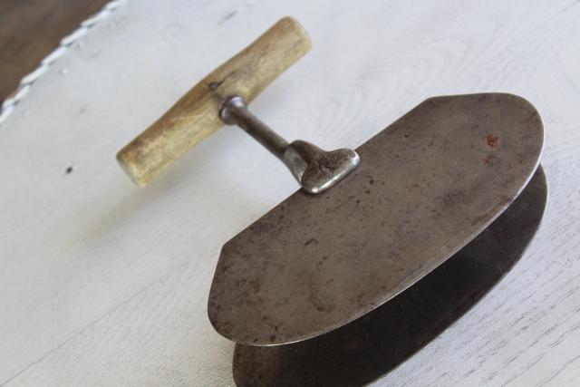 photo of old double knife blade rocking chopper, rustic forged steel mezzaluna early 1900s vintage #4