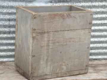 catalog photo of old farm tool box, primitive vintage wood box w/ worn grey paint