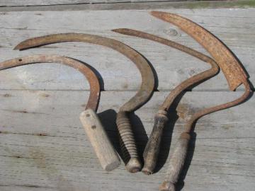 catalog photo of old farm tools lot, vintage corn knives w/ sickle cutter blade and wood handle