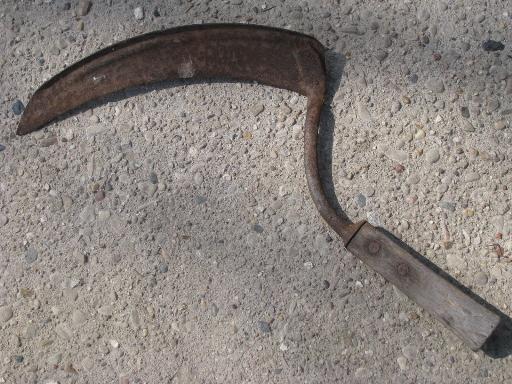 photo of old farm tools lot, vintage corn knives w/ sickle cutter blade and wood handle #4