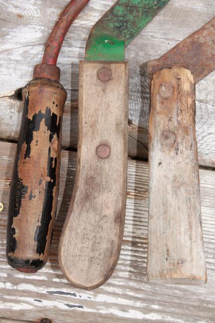 photo of old farm tools lot, vintage corn knives w/ sickle cutter blade & wood handle #4