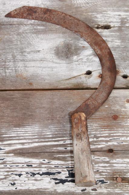 photo of old farm tools lot, vintage corn knives w/ sickle cutter blade & wood handle #6