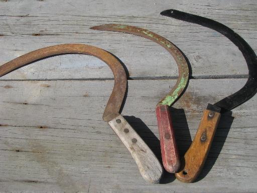 photo of old farm tools, vintage corn knife lot, village blacksmith sickle cutter blade #1