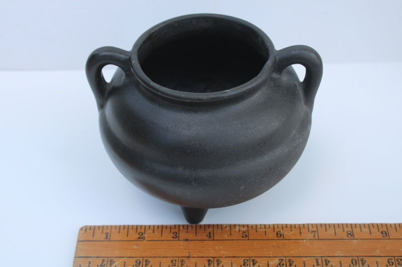 photo of old fashioned black cauldron planter pot, vintage Robinson Ransbottom RRP Roseville pottery  #2