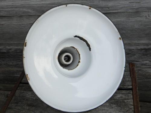 photo of old green/white enamel pendant light, industrial work shop/barn lighting #4