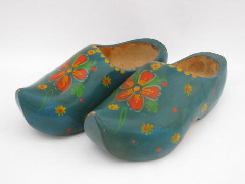 photo of old hand-painted carved klompen wood shoes, Holland folk art clogs #1