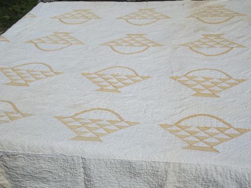 photo of old hand-stitched flower basket patchwork quilt, 1920s 30s vintage #2